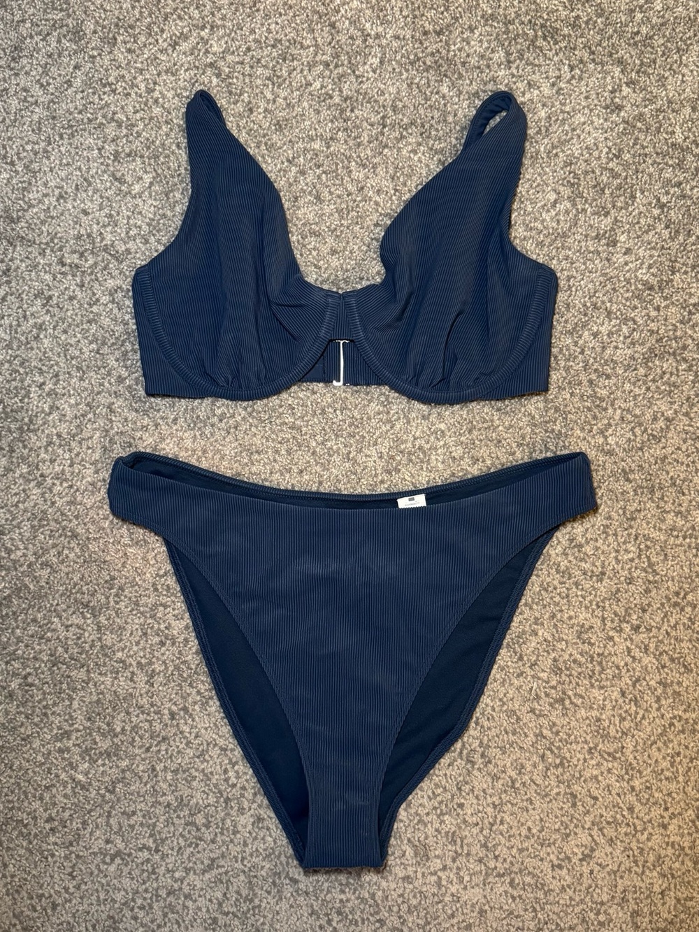 Abercrombie & Fitch - Curve Love- High Apex Bikini Top- Size Medium - Navy - Picture 9 of 9